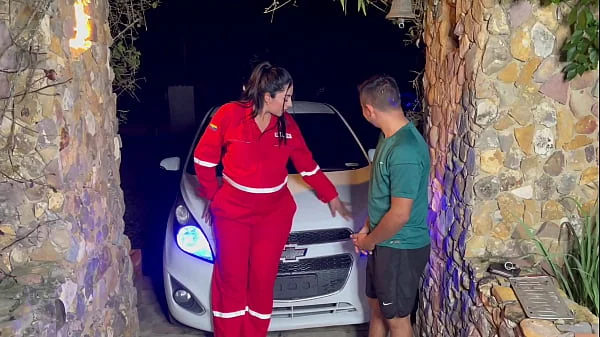 PREGNANT MECHANIC RECEIVES SAUSAGE IN EXCHANGE FOR HER PAYME - part 1 videos