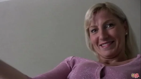 La madre que todos nos follaríamos... Señora compórtese! videos