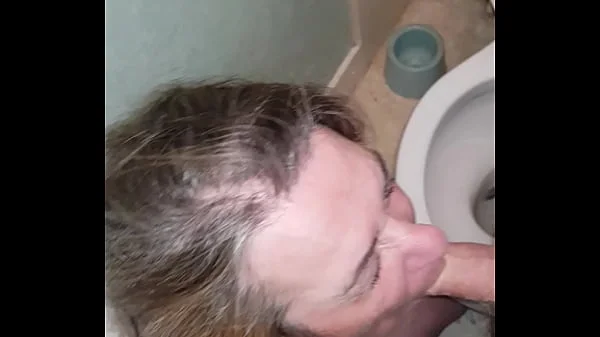 Esclave F humiliée dans les WC 20 septembre 2020 videos