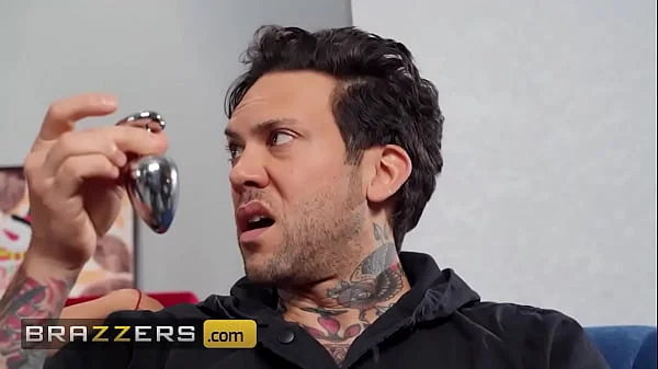 Hot (Alexis Fawx) Decides To Give Herself A Christmas Present A Wild Anal Fuck With Her Husband's Bro - Brazzers videos