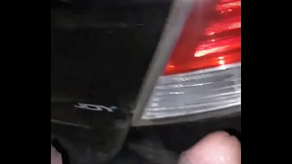 Meu macho ficou com tesão, me mandou descer do carro e dar pra ele até ele gozar. Só me usou, mas eu adoro. videos