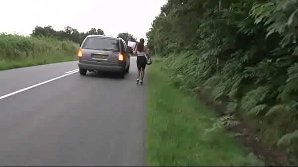 Slutty hitchhiker gives her ass for a ride videos