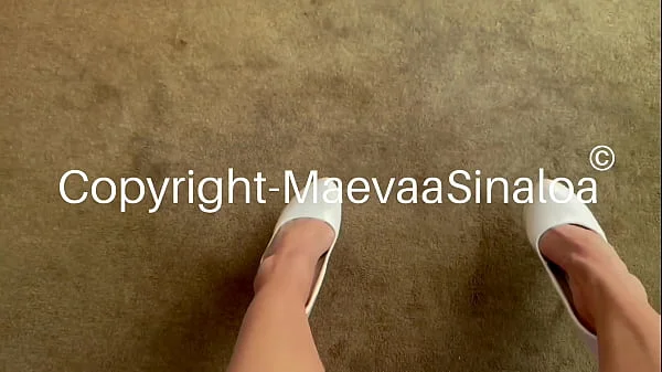 Maevaa Sinaloa - Je rencontre un abonné soumis et je lui fais lécher son sperme sur mes pieds videos