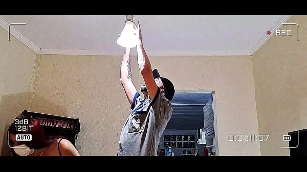 Exclusivo! Dona de casa recebeu eletrecista safado sozinha, veja o que aconteceu! videos