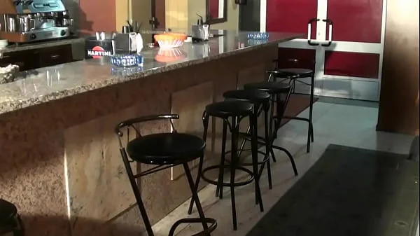 Mi Novio No Me Folla. Estoy muy caliente y me voy a Follar al Repartidor que trae la mercancía a mi Trabajo videos