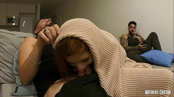 Branquinha Rabuda fodendo com o Marido e seu Amigo Brasileiro - Menage com Dupla Penetração videos