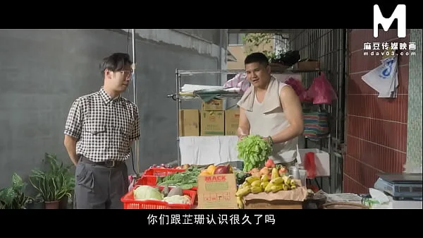 ModelMedia Asia - Newlywed wife cheats on her husband in the toilet with the gruff owner of a vegetable stall videos