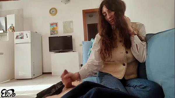 Ragazzo implora un POMPINO ma riceve solo una SEGA!?[italiano amatoriale] videos