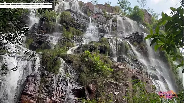 Fomos pegos transando na cachoeira - De férias com Damiana videos