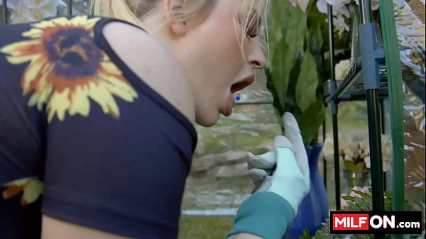 Sexy blonde with amazing big booty fucks huge dick in the greenhouse - Jenna Starr, Diego Perez videos