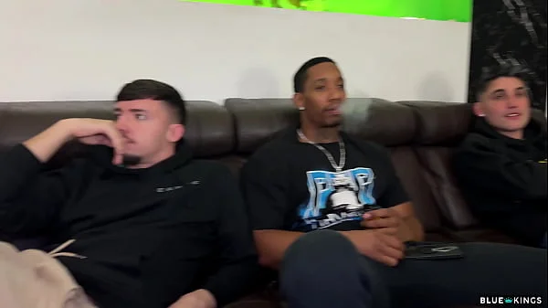 She tricks him into bringing her a towel and fucking him with their friends in the living room - CREAMPIE videos