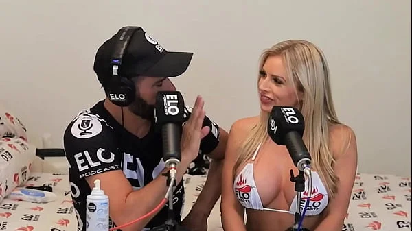 Huney Baked Melons folla con Elo Podcast en medio de la entrevista videos