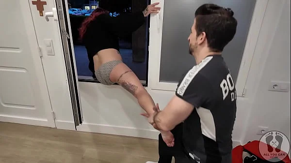 4K I CAUGHT A GIRL BURGLAR TRY TO ESCAPE FIGHTING WITH KICKS videos