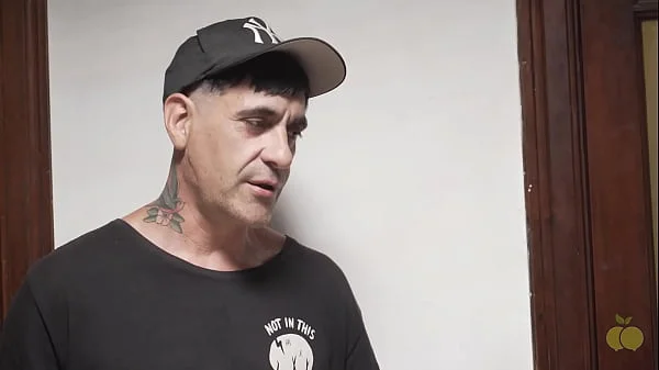 I send my husband to the bank to suck the pizza delivery guy's dick videos