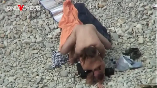 Beach Voyeur. Summer vacation on the sea shore going pretty well! videos