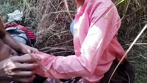 Desi indian school girlfriend boyfriend sex in jungle on Vacation videos
