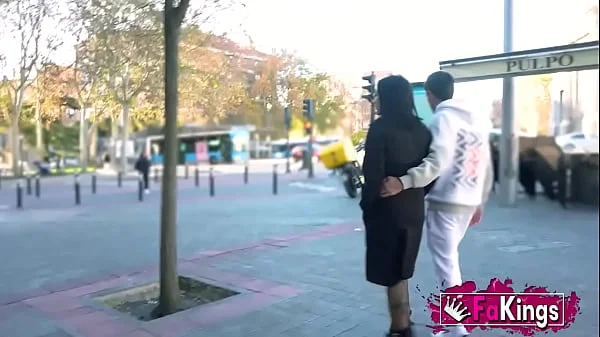 Sex tour in Madrid for the horny Valencian Nelia Estrada. Another monument to the capital! videos