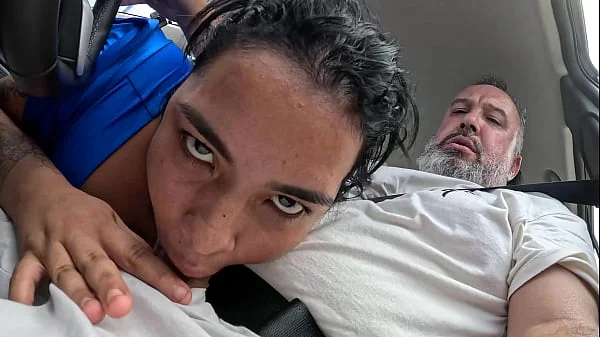 Meduzza a safadinha do Job de Salvador entrou na carona e quase levou ferro no rabo videos