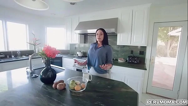 Brooke Beretta tasting her stepsons cock and taking it deep inside her mouth and throat videos