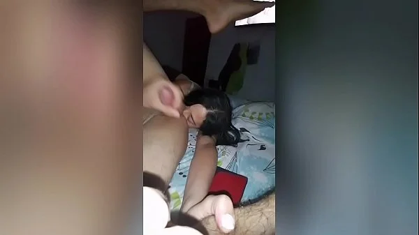 ME ESTABA MASTURBANDO VIENDO PORNO... Y ENTRÓ MI VECINA A PEDIRME UN FAVOR... ENTONCES LE PEDI EL FAVOR Y ME REGALARA UN VIDEO... videos