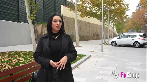 SEXUAL TOUR in Madrid. The HUGE TITS of Nelia Estrada know the capital videos