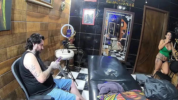 Vloog Essa Morena Tatuou a Bunda e Fez a Tatuagem Igual da Cantora Anita videos