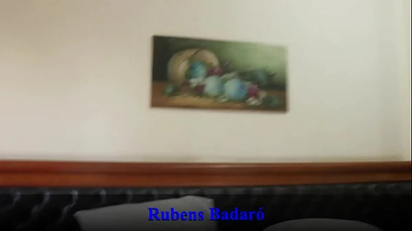 Um negão pauzudo arromba o cuzinho da camareira anãzinha sem camisinha (VIDEO COMPLETO NO RED/SHEER) videos