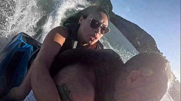 Loucuras no Jet Ski no mar do Guarujá - SP videos