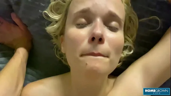 Gorgeous Babe Got Her Pussy Stretched By A Massive Cock videos