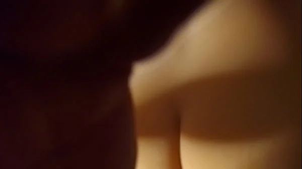 El pendejo de mi padrastro me visita por las noches para follarme mi colita rosadita videos