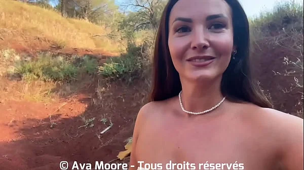 Belle Amatrice Française se fait baiser par un groupe d'inconnus dans les bois videos