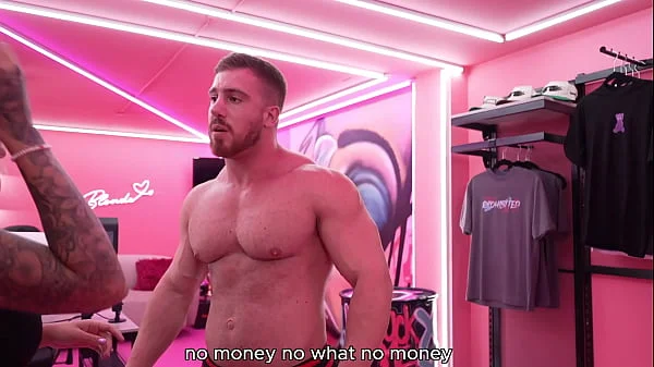 Clothing saleswoman gets fucked by her muscular foreign client - Sara Blonde videos