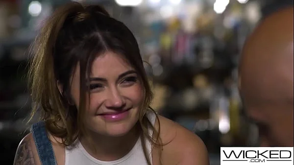 Jewelz Blu & GIselle Blanco's HOT Sex Tape To Create Scandal videos