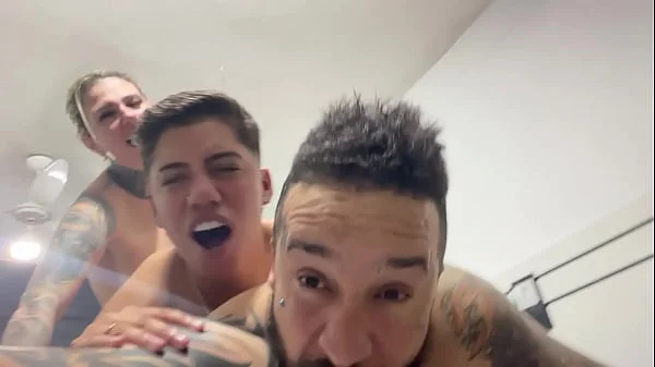 Aquele sexo gostoso sentindo a socada ate o fim no cu e na buceta no pelo ate gozar juntos ! videos