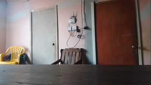 Morena latina de gran culo seduce a su padrastro videos