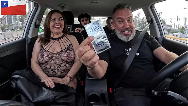 Sexo pelas ruas de Santiago do Chile com a Milf - Lourdes La Diosa Milf videos