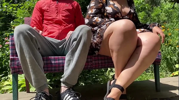 Finally! Mature milf with a great ass pissed on me in the park! videos