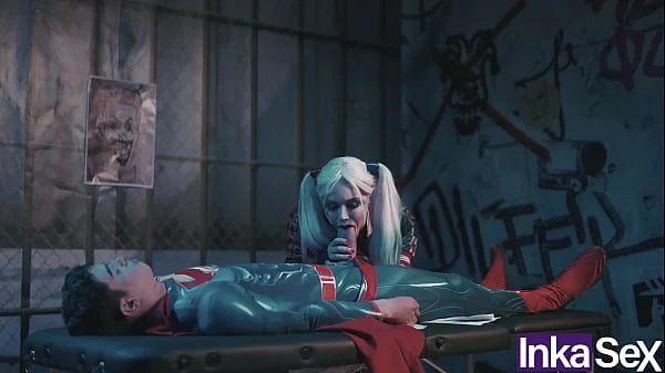 Superman destroza el ano a Harley Quinn y le hace un creampie en el ano. videos