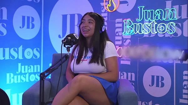 Veritoaguas with huge tits rides the machine and begs to be spanked videos