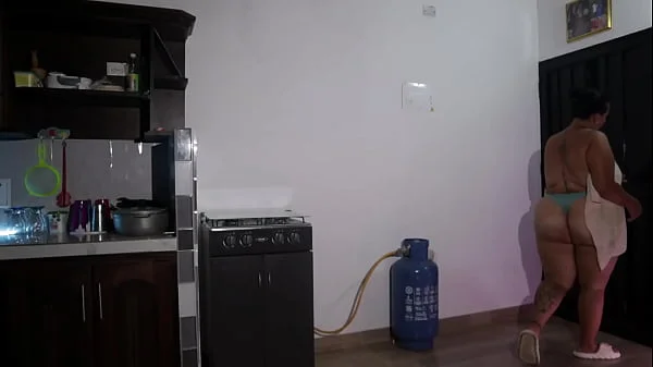 mujer de culo grande paga al repartidor con una follada videos