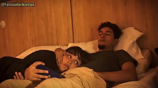 Tengo sueño hermanastro, dejame acostarme en tus piernas, pero no metas tu pene en mi boca por favor!! videos