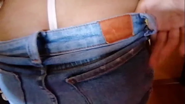 ME FOLLO A MI MEJOR AMIGA MIENTRAS HACÍA TAREAS DE LA UNIVERSIDAD videos