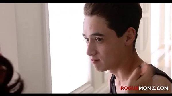 StepMOM catches me spying on her naked videos