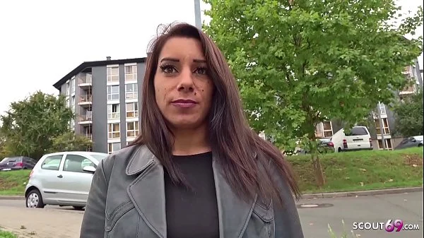 GERMAN SCOUT - TEENY BONNIE BEI SPONTAN CASTING GEFICKT videos