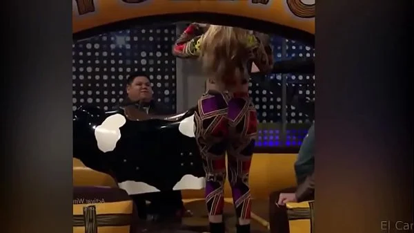 EYACULO EN SU CULO EN EL TORO MECANICO videos