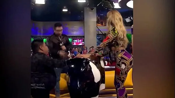 EYACULO EN SU CULO EN EL TORO MECANICO videos