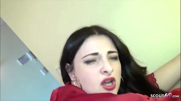 German Amateur - Teen Elisa bei One Night Stand in Berlin am Morgen gefickt videos