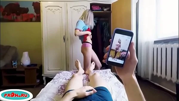 Брат спалил сестричку и теперь каждый день заставляет её подрачивать себе хуй videos