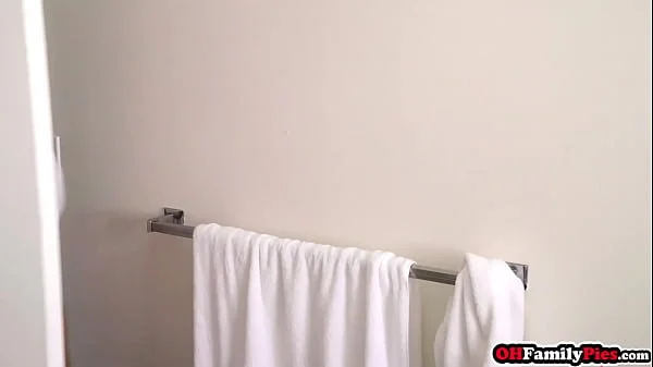 Pranking in the shower ends in taboo family fucking videos