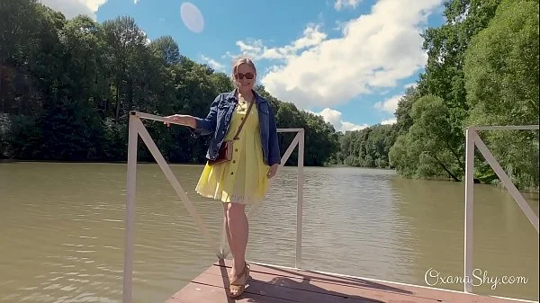 Buttpluged slut in a nature park videos